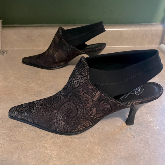 Donald J. Pliner shoes - brown/black pointed square toe sling back heels - Picture 1 of 13